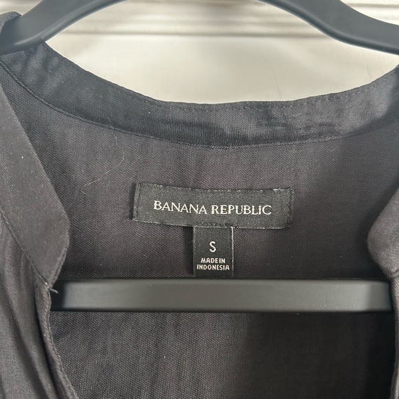 Banana Republic Elegant Black Blouse - Picture 2 of 4